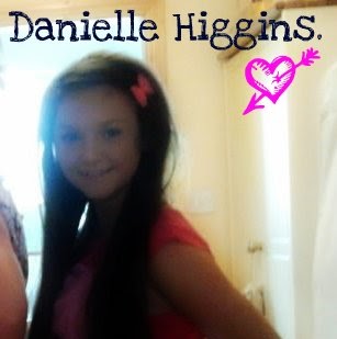 Danielle Higgins Photo 17
